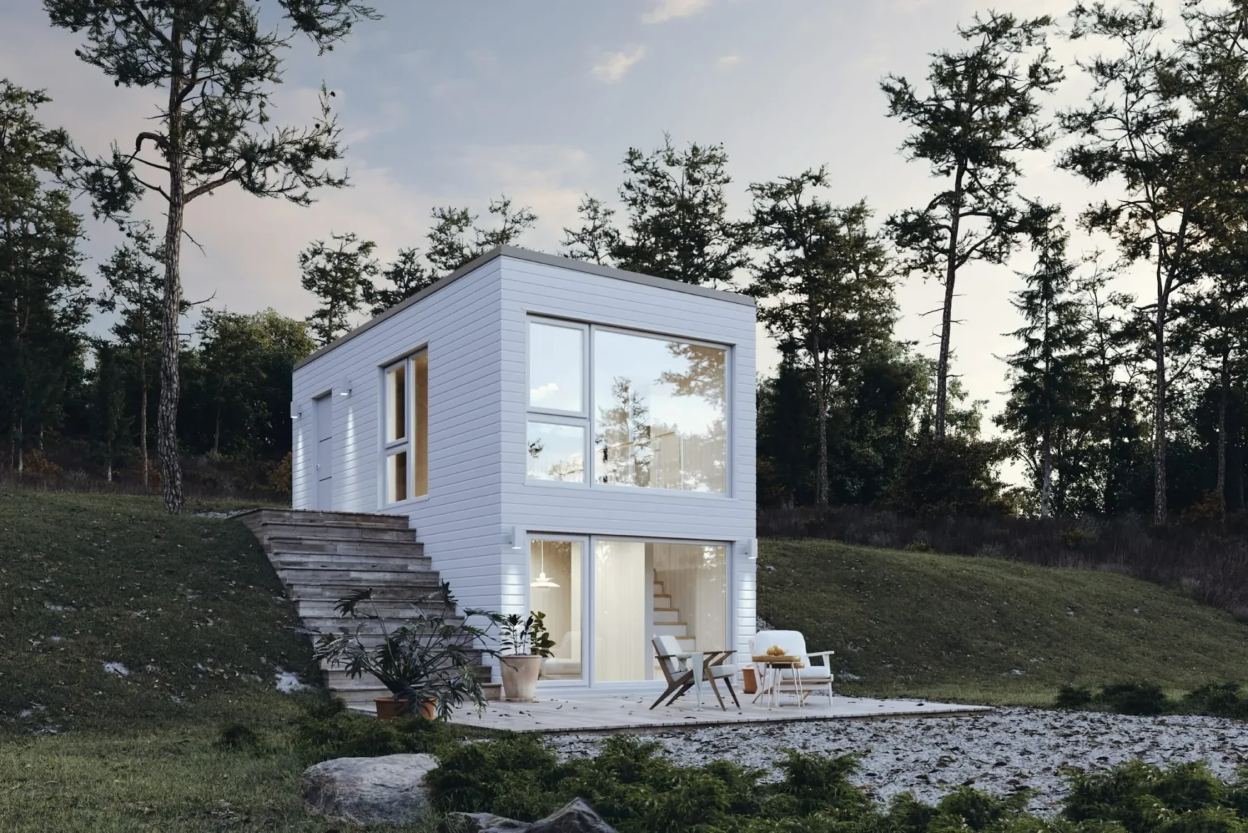 Microhus_Rak-Kjellernivå_30.1_Eksteriør_hvit_fasade_liggende_panel_store_vinduer_trapp_terrasse_kveld